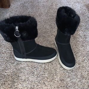 Kookaburra by ugg black boots W Tynlee